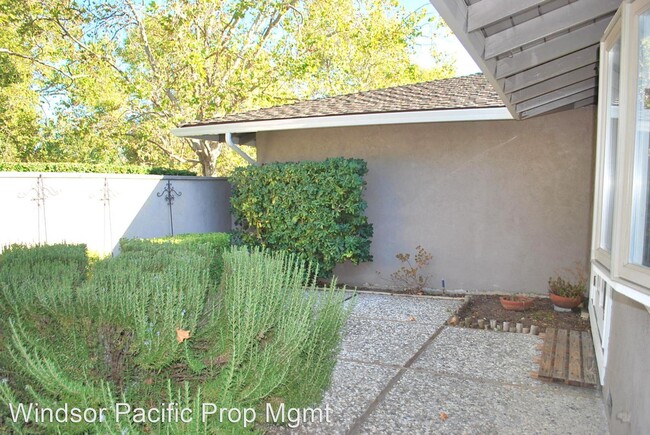 Foto del edificio - 4 br, 2 bath House - 575 Old Orchard Drive