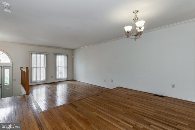Building Photo - 1525 Templeton Pl