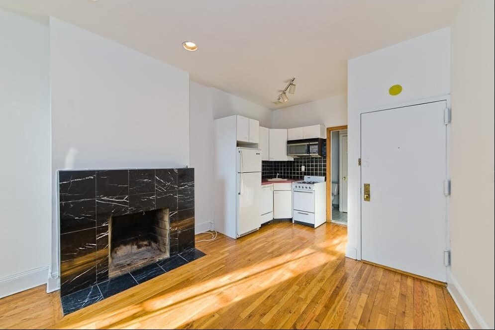 Primary Photo - 394 15th St