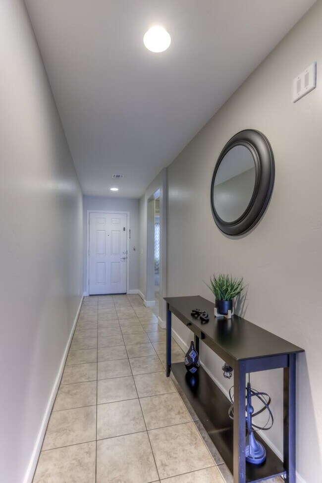 Foto del edificio - Welcome to this charming 3 bedroom, 2 bath...