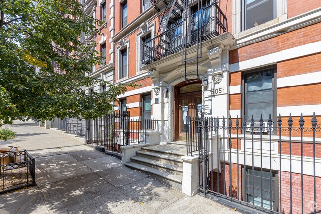 Entrance - 505 W 122nd St