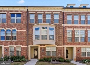Building Photo - 20661 Newcomb Ter