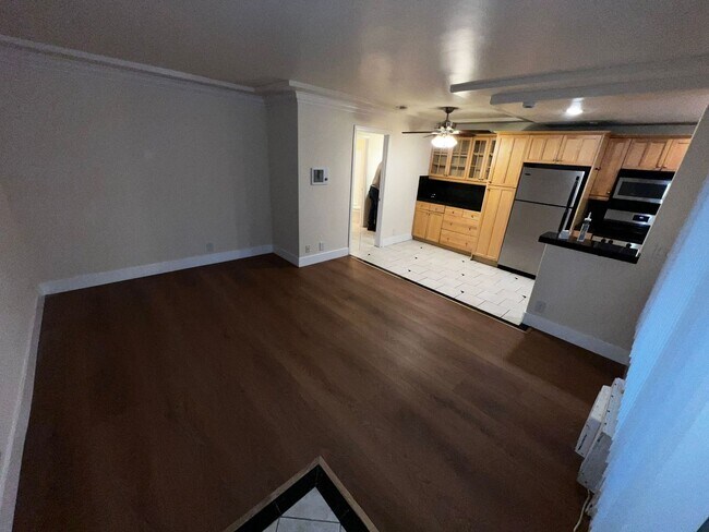 Foto del edificio - Upgraded Condo with 1 Attached Garage & Private yard.  Gated Complex.