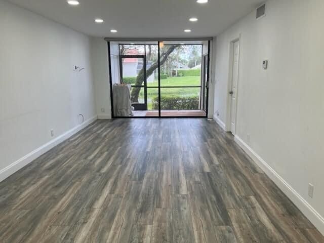 Building Photo - 6928 Briarlake Cir