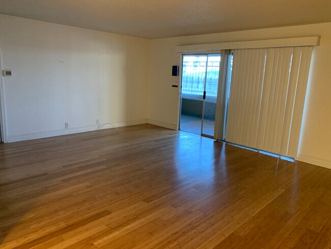 Foto del edificio - 1734 Ellincourt Dr