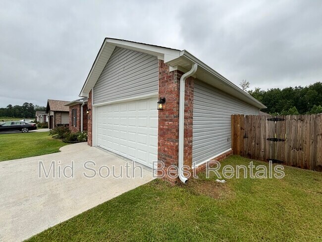 Foto del edificio - 200 Magnolia Ct