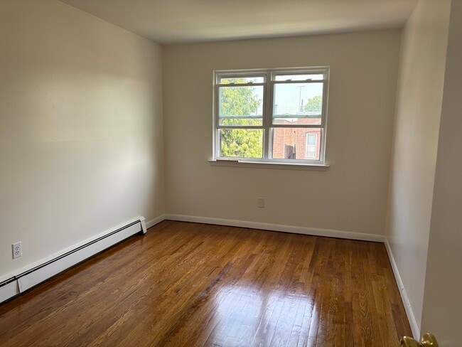 Building Photo - 224 71st St