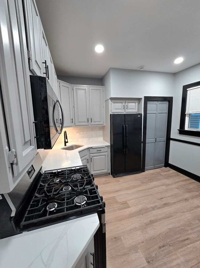 Foto del edificio - 33 Delawanna Ave