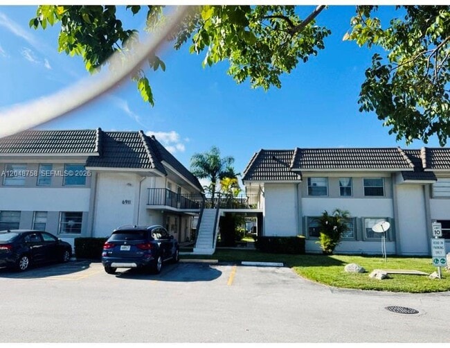 Building Photo - 6901 SW 129th Ave