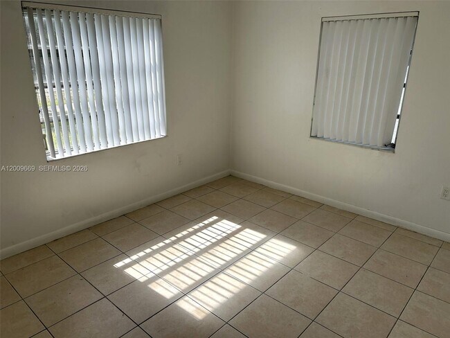 Foto del edificio - 9808 NW 2nd Ave