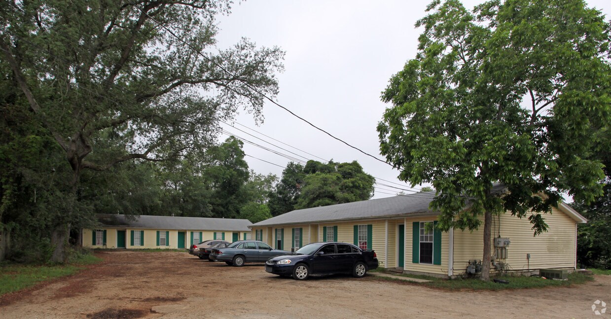 Primary Photo - 8205 Olive Rd