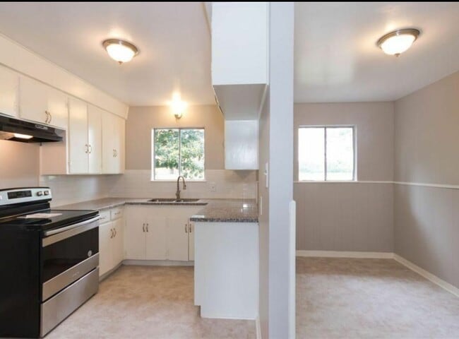 Building Photo - 3633 Bowling Ln