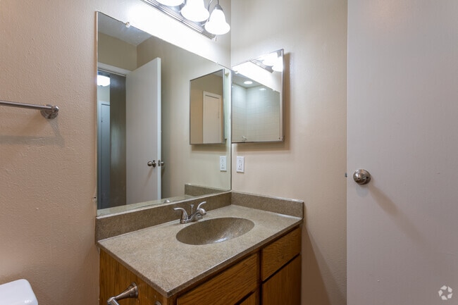 1BR, 1BA - 662 SF - EPERNAY APARTMENTS