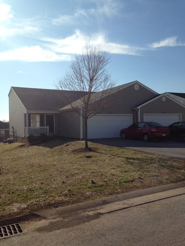 Primary Photo - 228-232 Hanover Ct