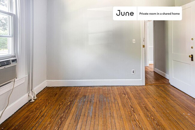 Foto del edificio - Room in Shared 6 bed/3 bath home in Brookland