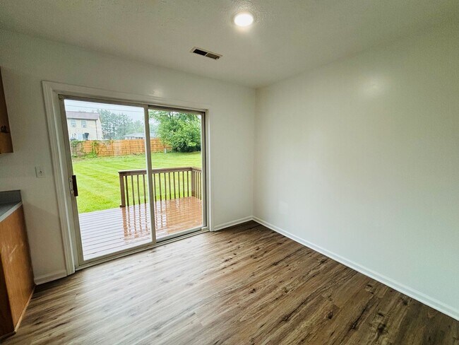 Building Photo - 2 Bedroom, 1.5 Bathroom Duplex