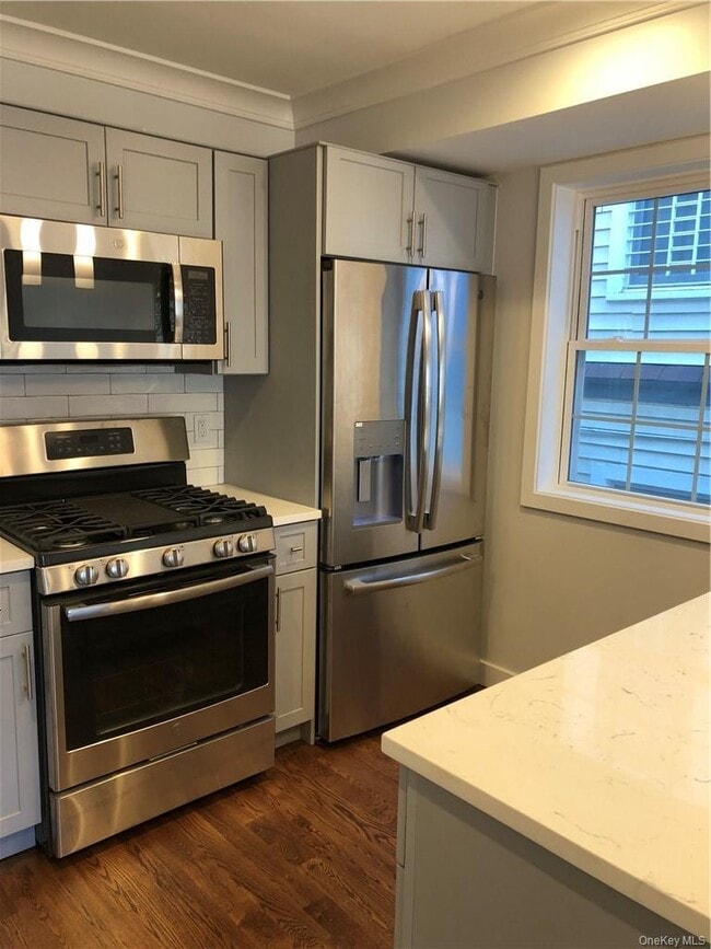 Building Photo - 268 W 261st St
