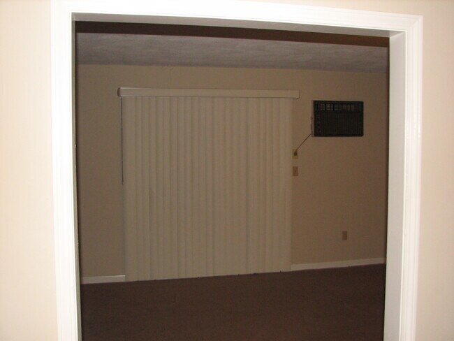 Building Photo - 200 Manville Hill Rd