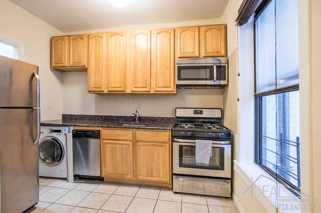 Building Photo - 2913 Foster Avenue #D3R