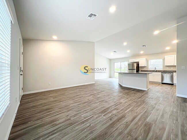 Building Photo - 1492 Biscayne Dr