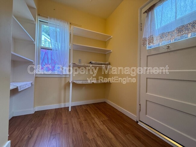 Building Photo - 138 17th St
