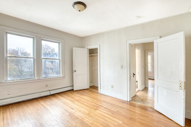 Foto del edificio - 429 New Britain Ave