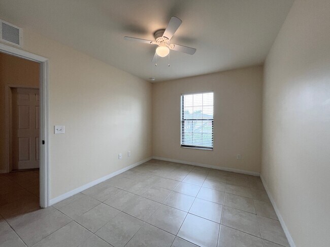 Foto del edificio - 3320 SW 7th Pl
