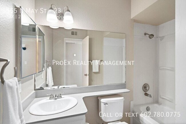 Foto del edificio - 555 N May