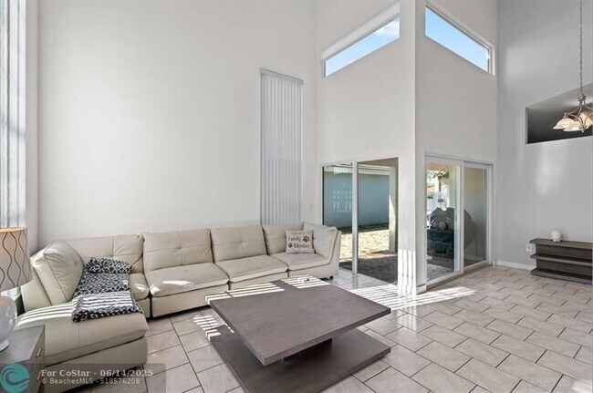 Foto del edificio - 611 Royal Palm Way