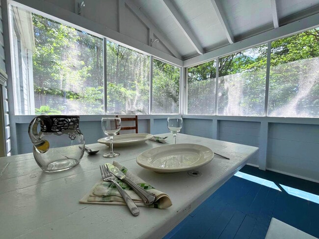 Photo - 5800 Fenwick Rd House