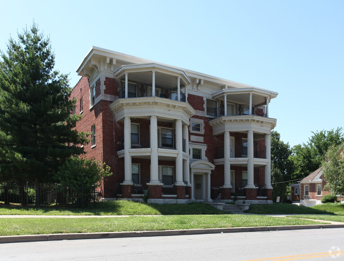 Building Photo - 2200 Benton Blvd