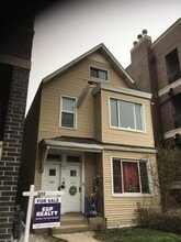 Building Photo - 3249 N Elston Ave