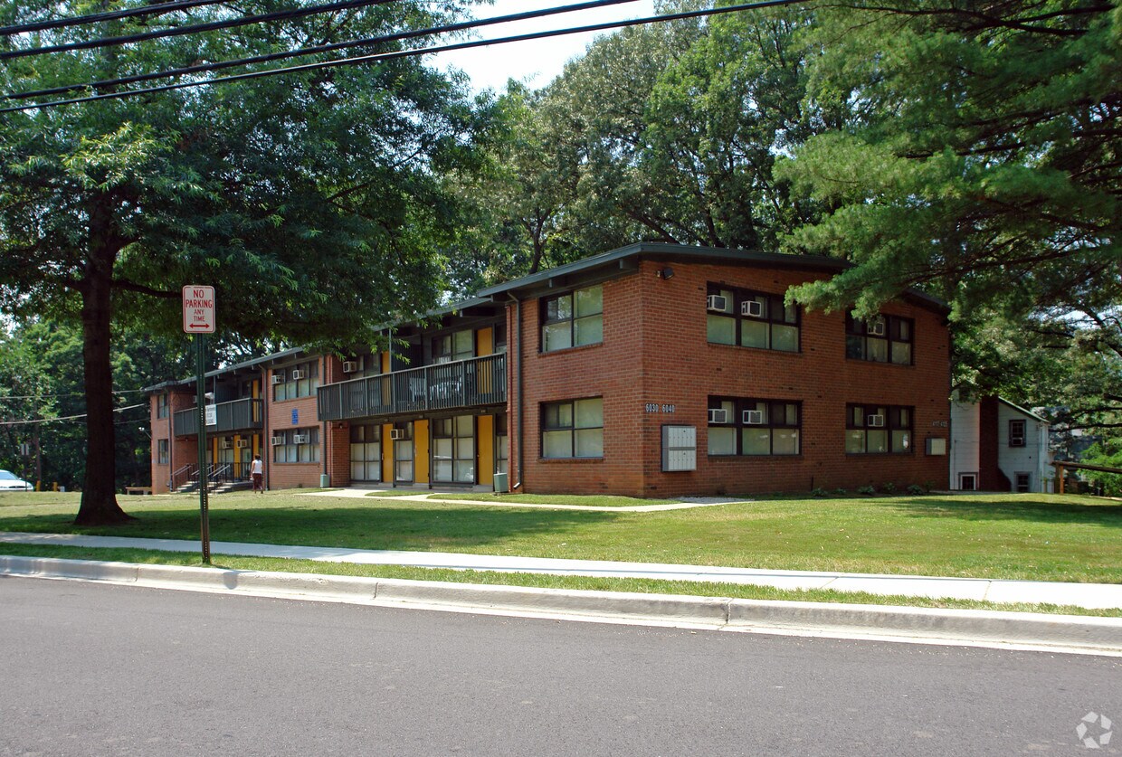 Primary Photo - 6030 42nd Ave
