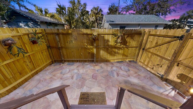 Building Photo - 3/2 Charming 1920s Bungalow