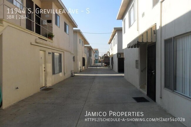 Foto del edificio - 11944 S Grevillea Ave