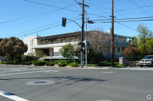 Foto del edificio - 500 Peninsula Ave