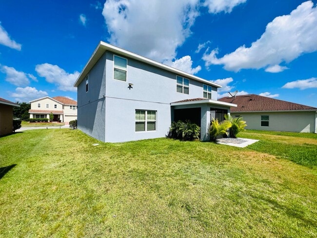 Building Photo - 2251 Waukegan Dr