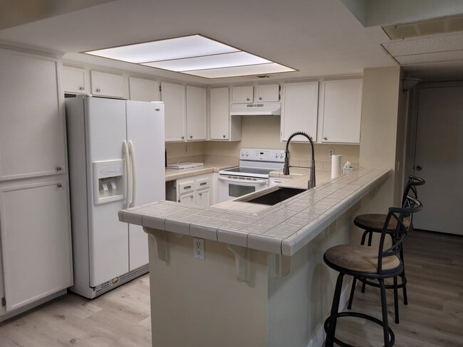 Building Photo - 5885 El Cajon Blvd