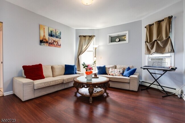 Foto del edificio - 711 Clifton Ave