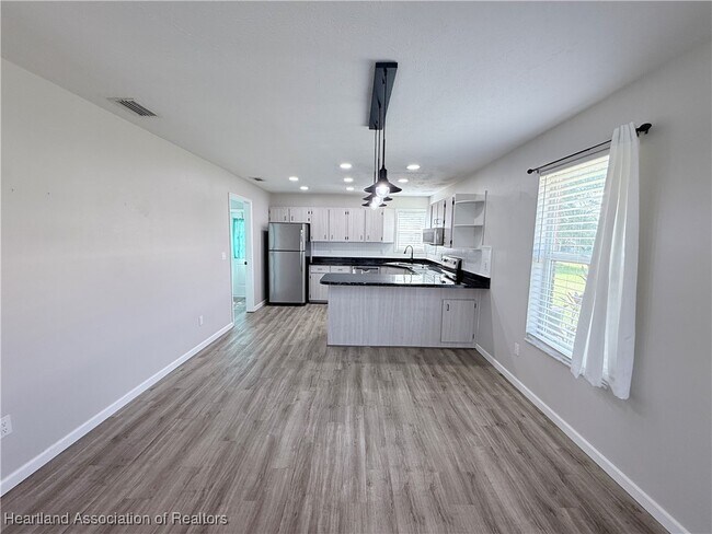 Foto del edificio - 4503 Sebring Ave