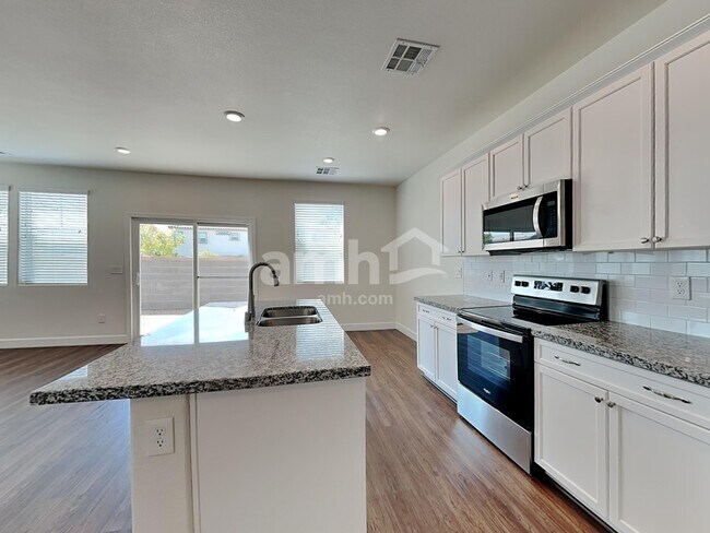 Foto del edificio - 1521 Golden Hour Ave