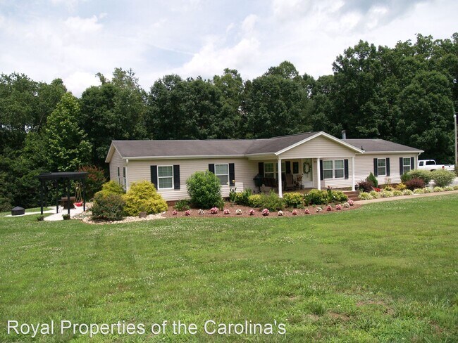 Building Photo - 4 br, 2.5 bath House - 636 Patterson Rd