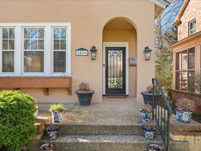 Foto del edificio - 4400 Forest Hill Ave