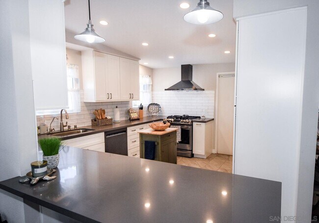 Foto del edificio - 1420 East Ln