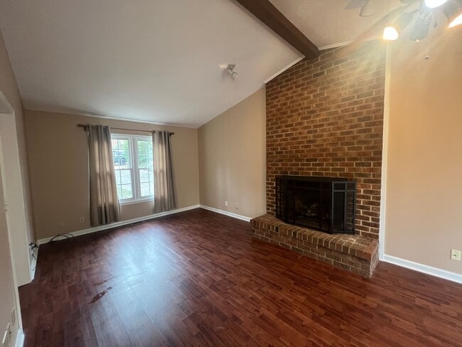 Foto del edificio - 1201 Linton Ct