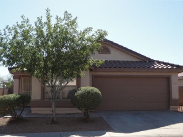 Building Photo - 1054 S Clancy