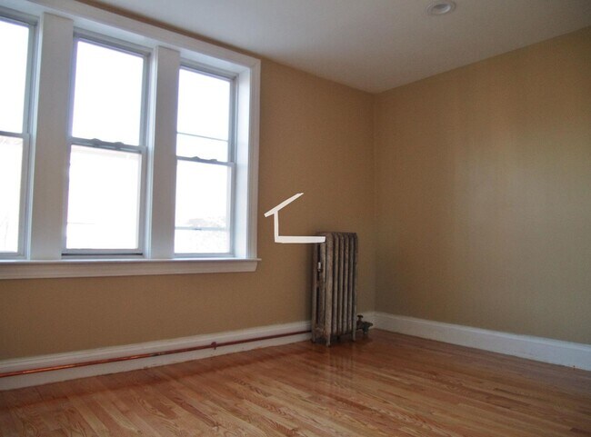 Building Photo - HOT BROOKLINE LISTING!!!!