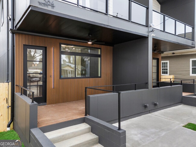 Building Photo - 582 Hope St SW