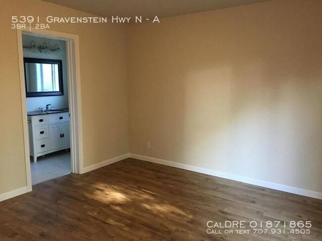 Building Photo - 3 bedroom in Sebastopol CA 95472