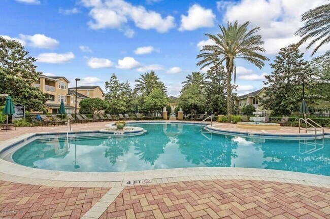 Foto del edificio - 10075 Gate Pkwy N